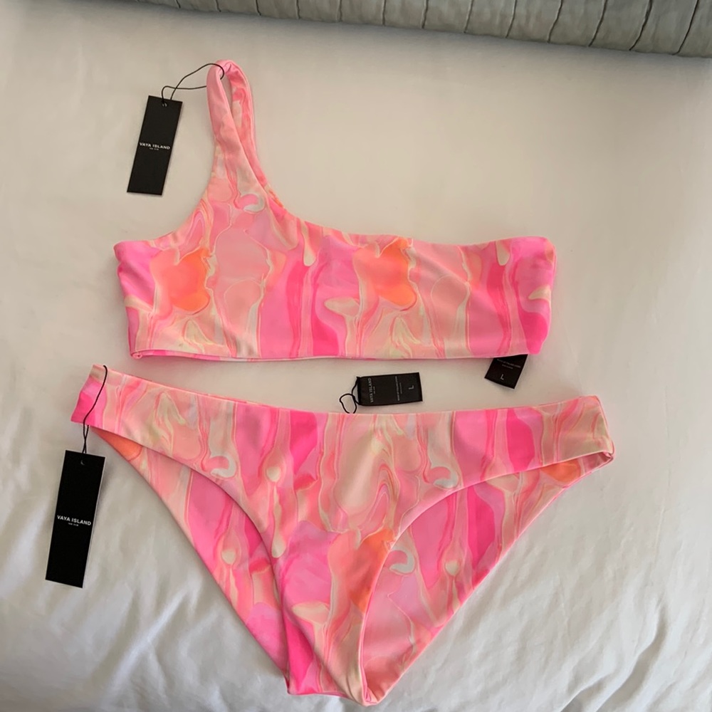 NWT one shoulder bikini size L